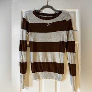 Zenana outfitters sweater size S stripes brown gray